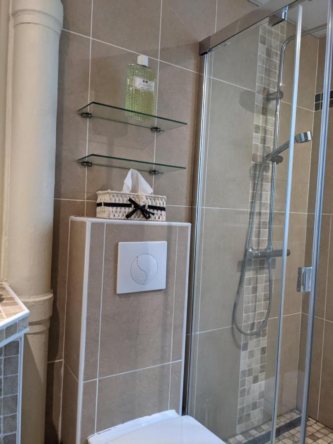 Private Acces To The All Flat. Charming Parisian. Buitenkant foto